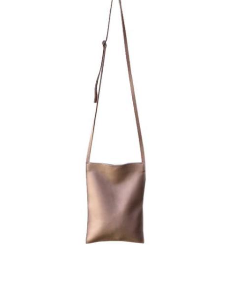 Flat nude